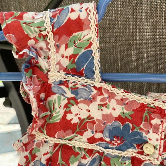 Ralph Lauren Sleeveless floral dress w/ ruffle detail shoulders & crochet 12M - Picture 2 of 7